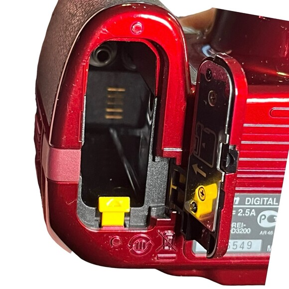 EXC++ RED Nikon D3200 Digital SLR Camera Body Only - Picture 12 of 16